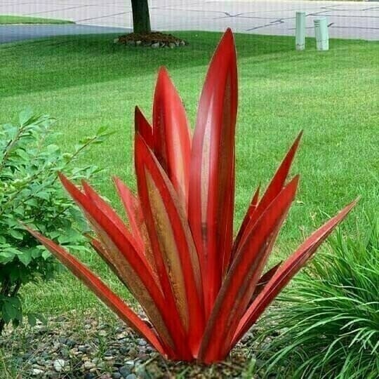 Anti-Rust Metal Tequila Agave Plant Red / 10.6’